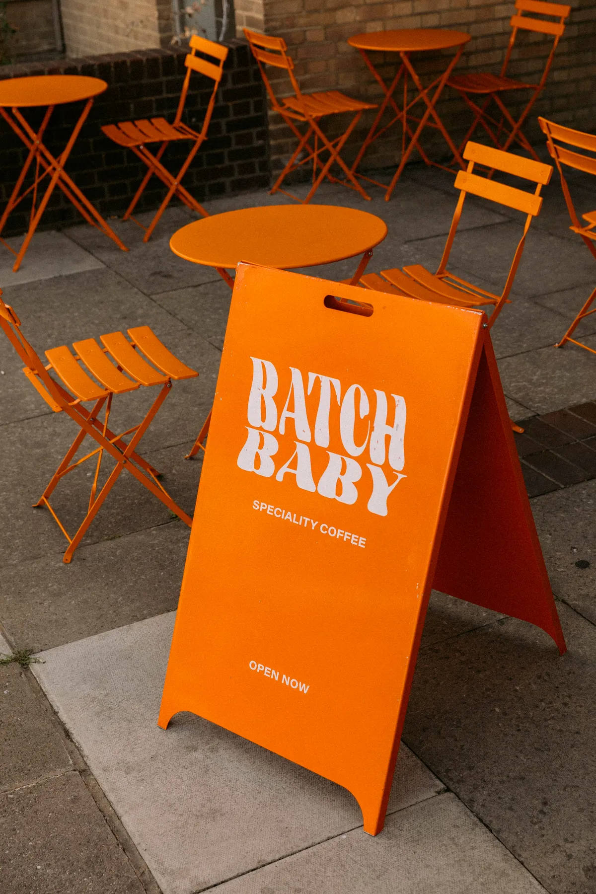 Batch Baby in the Rose Lipman Building, De Beauvoir