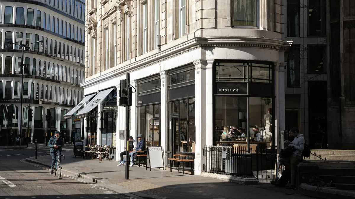 Rosslyn Coffee on Queen Victoria Street, photographed by Lauren Kallen